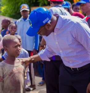 Dr. Babangida Ruma reaching out to less priveledge Almajir Children 