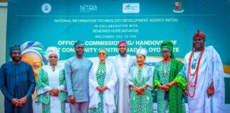 NITDA, RHI, Commission IT Community Centre In Ibadan From L-R Kashifu Inuwa CCIE, DG, NITDA; Wife of Oyo State Governor Engr (Mrs) Tamunominini Makinde; Oyo State Governor, Engr. Oluseyi Makinde; Sen. Oluremi Tinubu, First Lady Federal Republic of Nigeria; Dr Bosun Tijani, HM, Communications, Innovation and Digital Economy; former Minister of Trade, Chief (Mrs) Onikepo Akande and Ooni of Ife, Oba Adeyeye Enitan Ogunwusi.