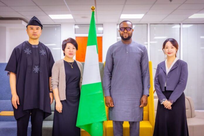 Bosun Tijani and Chinese Delegates